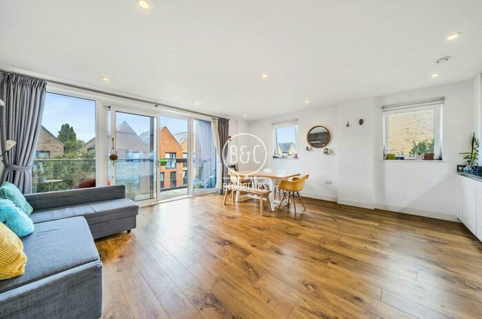 3 Bedroom Apartment To Rent In Dowding Drive, London, SE9