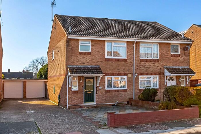 3 Bedroom Semi-Detached House For Sale In Chippers Road, Worthing, BN13