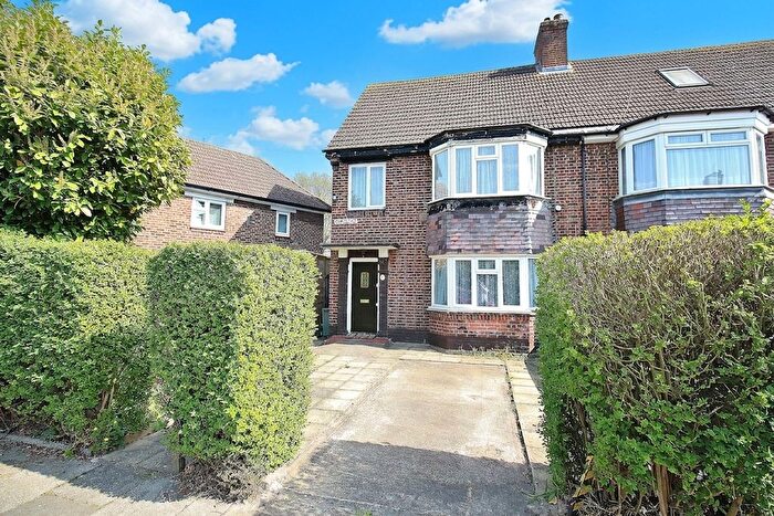 3 Bedroom Semi Detached House To Rent In Charles Street, Hounslow, TW3