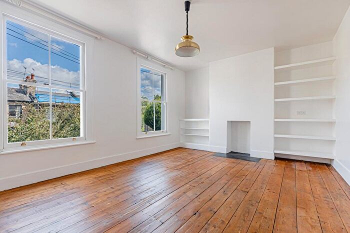 2 Bedroom Maisonette To Rent In Penshurst Road, South Hackney, London, E9