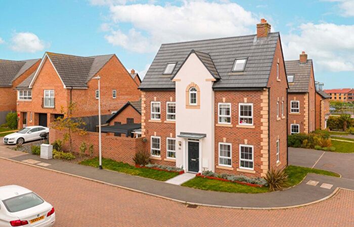 4 Bedroom Detached House For Sale In Harper Close, Warwick, Warwickshire, CV34