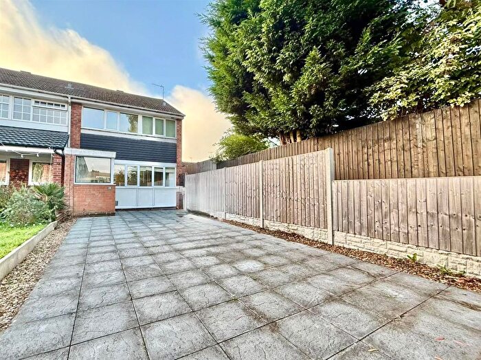 3 Bedroom End Of Terrace House To Rent In Silver Walk, Nuneaton, Warwickshire, CV10