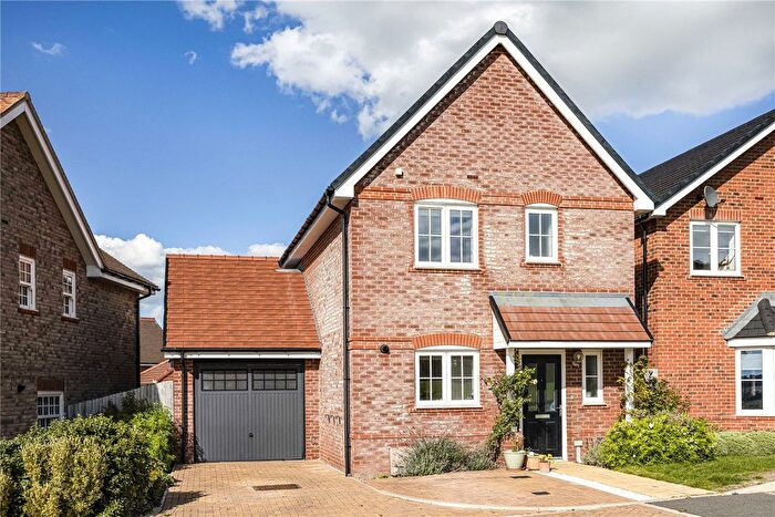 3 Bedroom Detached House For Sale In Littlemoor Field, Chinnor, Oxfordshire, OX39