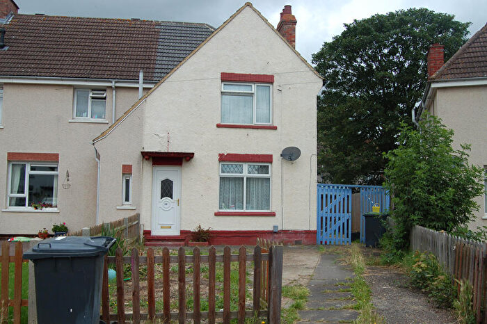 3 Bedroom Semi-Detached House To Rent In Harding Close, Bedford, Bedfordshire, MK42