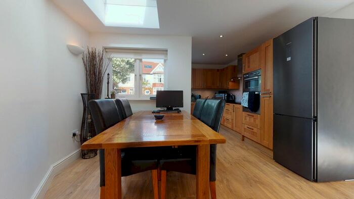 3 Bedroom Property To Rent In Flanchford Road, London, W12