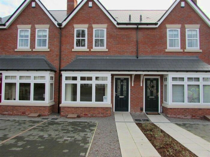 3 Bedroom Town House To Rent In Tanworth Lane, Solihull, B90