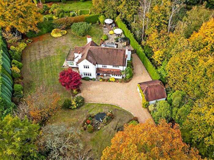 4 Bedroom Detached House For Sale In Lakewood Road, Chandler's Ford, Eastleigh, SO53