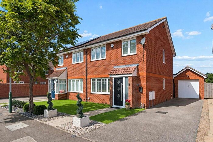 3 Bedroom Semi-Detached House For Sale In Rochester Road, Hornchurch, RM12