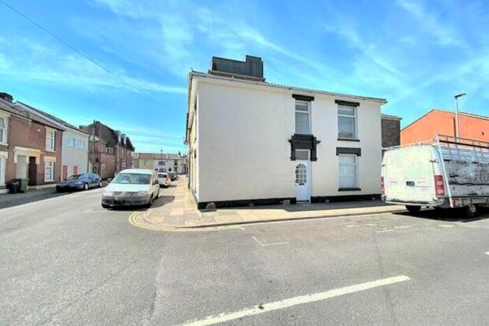 4 Bedroom Flat To Rent In Bramble Road, Southsea, PO4