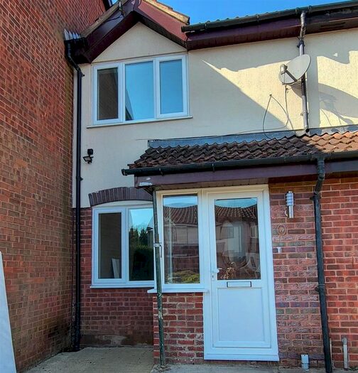 2 Bedroom Property To Rent In Hay Close, Borehamwood, WD6