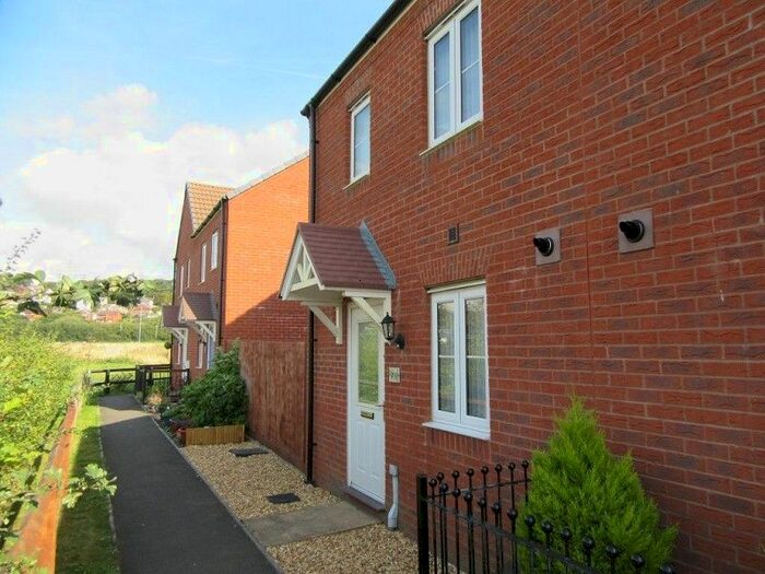 3 Bedroom SemiDetached House To Rent In Stryd Llanelli