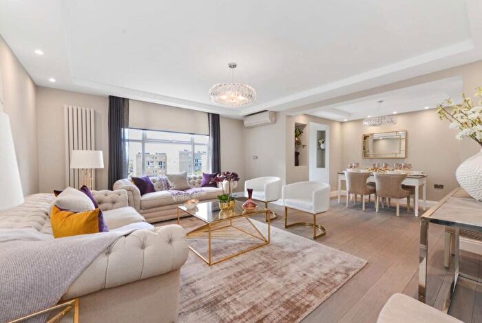 3 Bedroom Flat To Rent In St. Johns Wood Park London, NW8