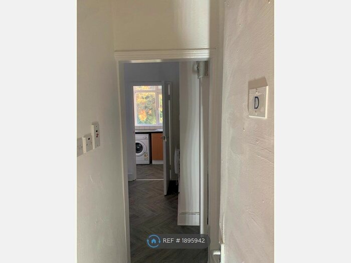 1 Bedroom Flat To Rent In Victoria Road, London, N18