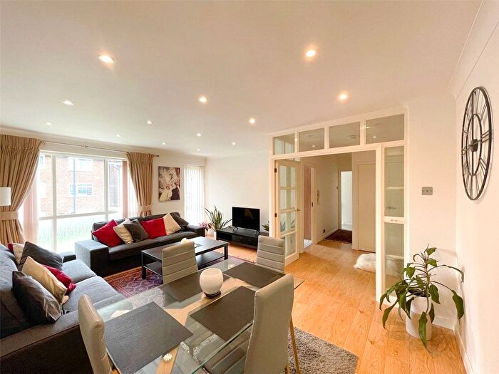 2 Bedroom Maisonette To Rent In White House Drive, Stanmore, HA7