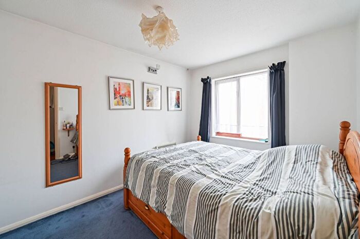 1 Bedroom Flat To Rent In Kennet Street, Wapping, London, E1W