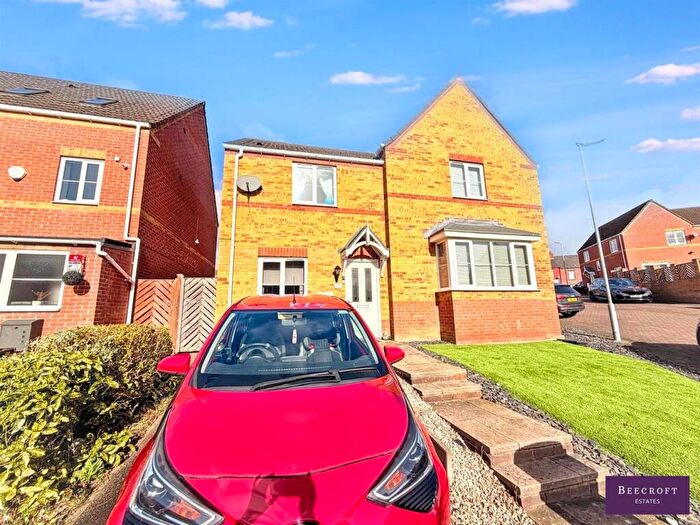 2 Bedroom Town House For Sale In Kingwood Close, Barnsley, S71