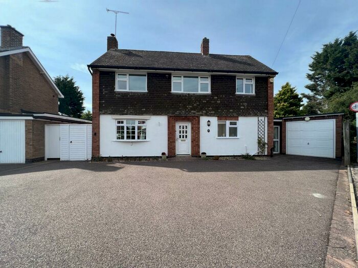 3 Bedroom Detached House To Rent In Holme Drive, Oadby, LE2