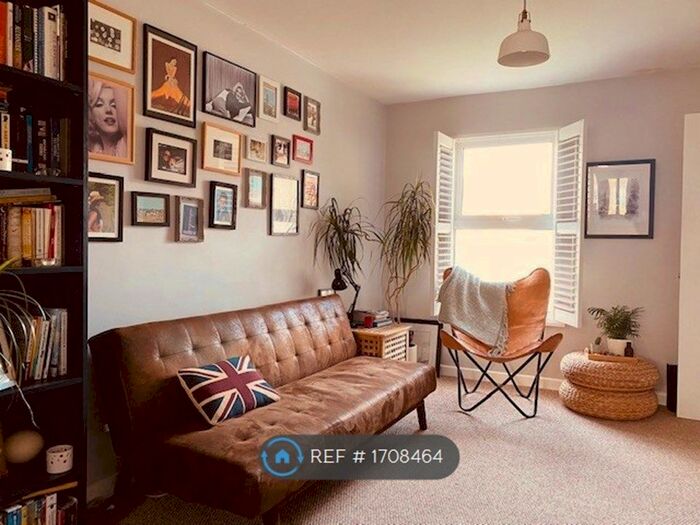 2 Bedroom Terraced House To Rent In New Road, Woodstock, OX20