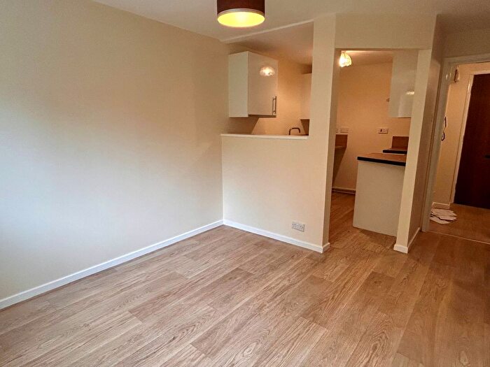 1 Bedroom Flat To Rent In Herbert Street, Pontardawe, Swansea, SA8