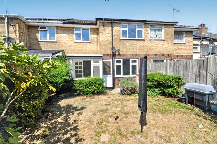 3 Bedroom Terraced House To Rent In Church Road, Hadleigh, Essex, SS7