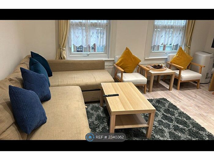 1 Bedroom Flat To Rent In Grosvenor Road, Hounslow, TW3