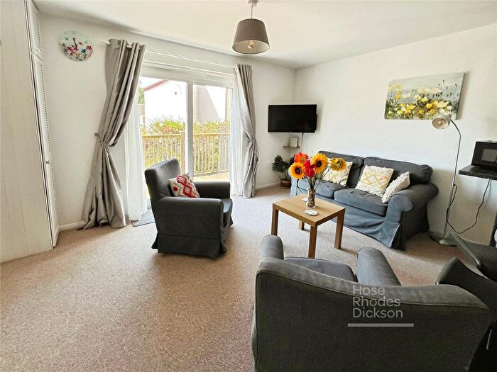 1 Bedroom Flat For Sale In Creek Gardens, Wootton Bridge, Ryde, PO33
