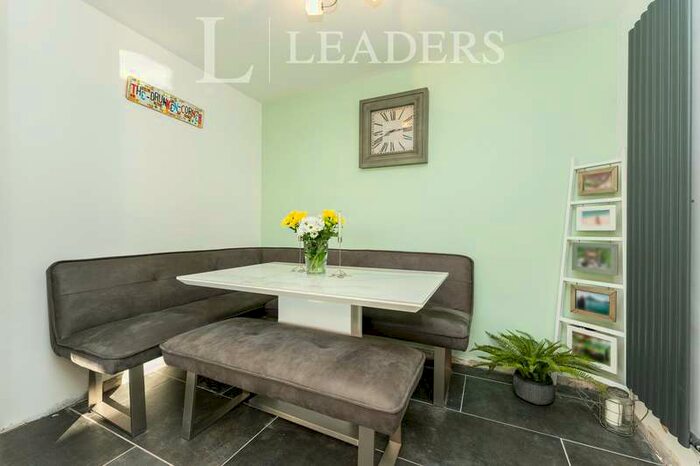 3 Bedroom Property To Rent In Parker Drive South, Farndon, CH3