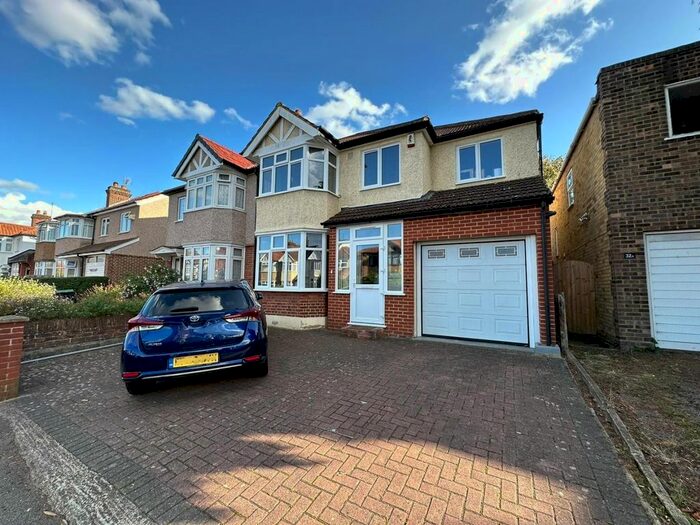 4 Bedroom Semi-Detached House To Rent In Lingfield Avenue, Kingston Upon Thames, KT1