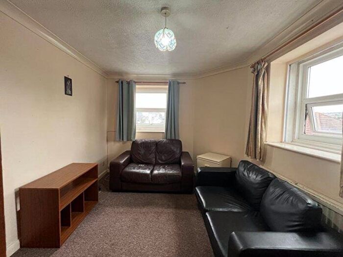 2 Bedroom Flat To Rent In Southover Street, Brighton, BN2