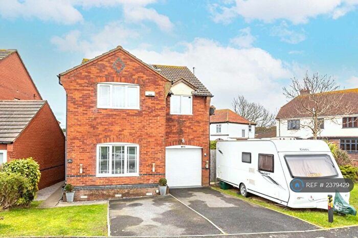 4 Bedroom Detached House To Rent In Beach Road, Severn Beach, Bristol, BS35