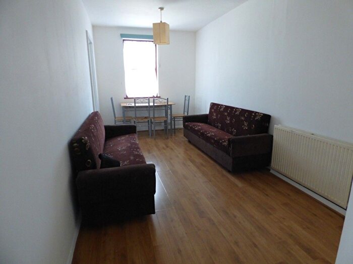 2 Bedroom Flat To Rent In Eve Road, Leytonstone, E11