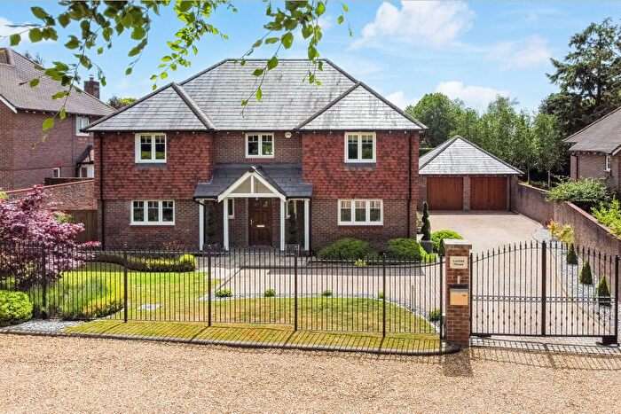4 Bedroom Detached House For Sale In Boyneswood Lane, Medstead, GU34