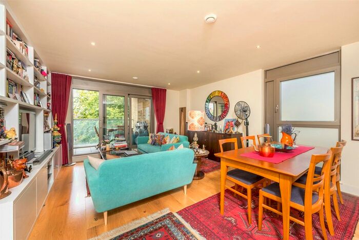 2 Bedroom Flat To Rent In Murphy Street, Waterloo, London, SE1