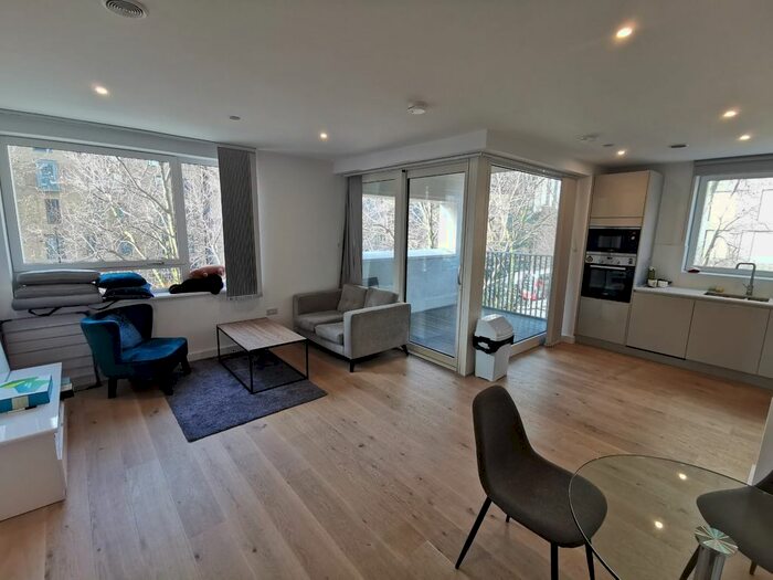 2 Bedroom Flat To Rent In Walton Heights, Walworth Road, Elephant Park, SE17