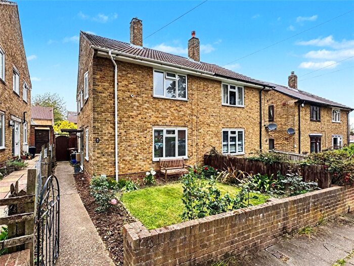 3 Bedroom Semi-Detached House For Sale In Lyminge Close, Twydall, Kent, ME8