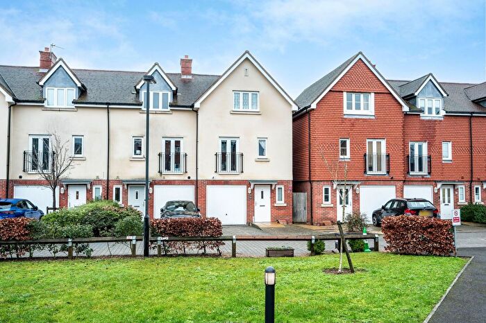 4 Bedroom Town House For Sale In Raynham Close, Guildford, GU4