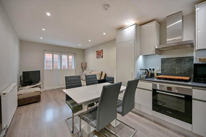 2 Bedroom Flat To Rent In London Road, Sutton, SM3