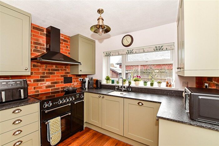 4 Bedroom Semi-detached House For Sale In Ulcombe Road, Headcorn, Ashford, Kent, TN27