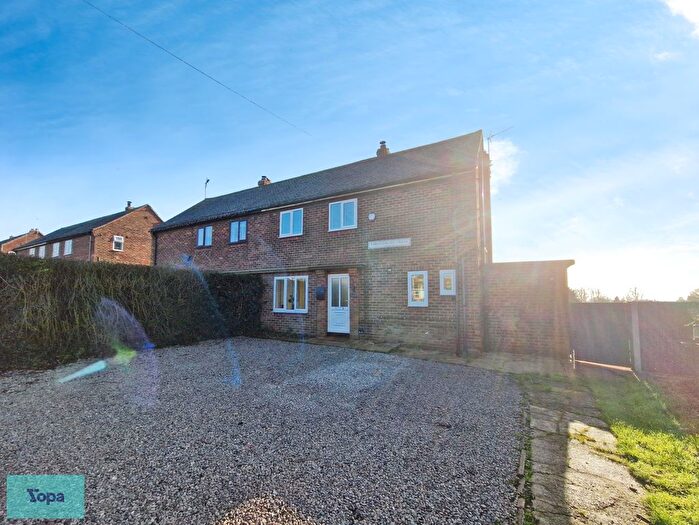 3 Bedroom Semi Detached House For Sale In Brethergate Villas, Westwoodside, Doncaster, DN9