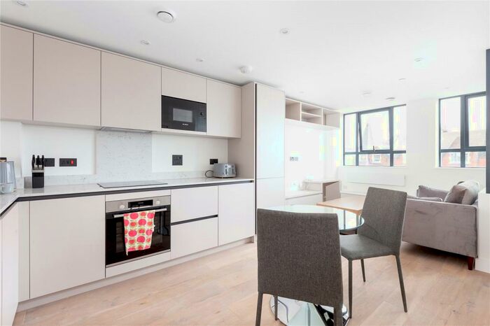 Apartment To Rent In Irene House, Balham High Road, London, SW12