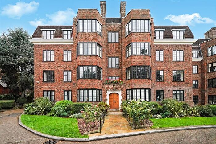 3 Bedroom Flat For Sale In Bede House, Manor Fields, London, SW15