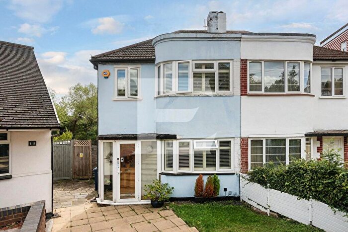 3 Bedroom Semi Detached House For Sale In Grants Close, Mill Hill, London, NW7