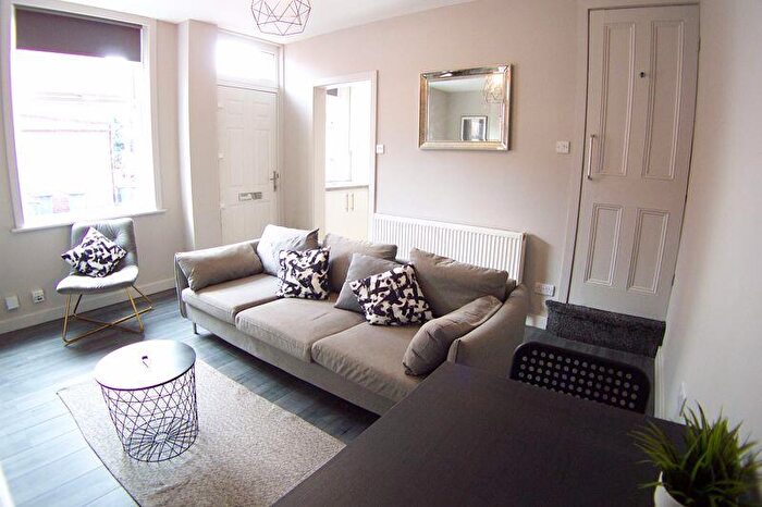 2 Bedroom Terraced House To Rent In Thornville Street, Leeds, LS6