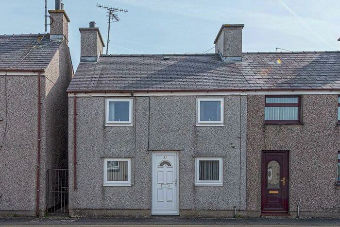 3 Bedroom Semi-Detached House For Sale In London Road, Bodedern, LL65