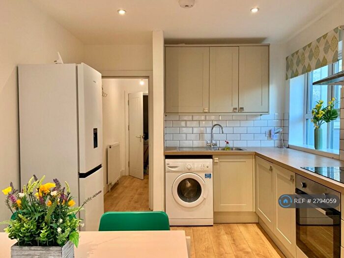 2 Bedroom Flat To Rent In Wightman Road, London, N8