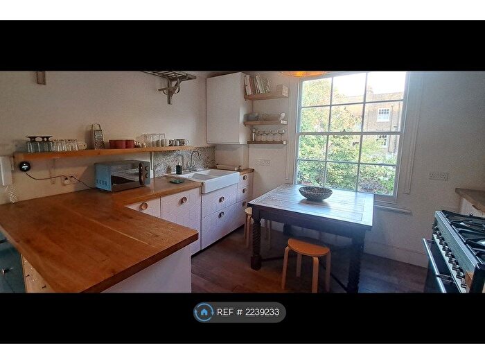3 Bedroom Flat To Rent In Caledonian Road, London, N1