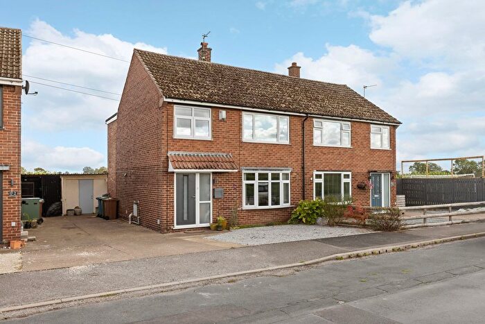 3 Bedroom Semi-Detached House For Sale In Saunders View, Skelton, Goole, Yorkshire, DN14
