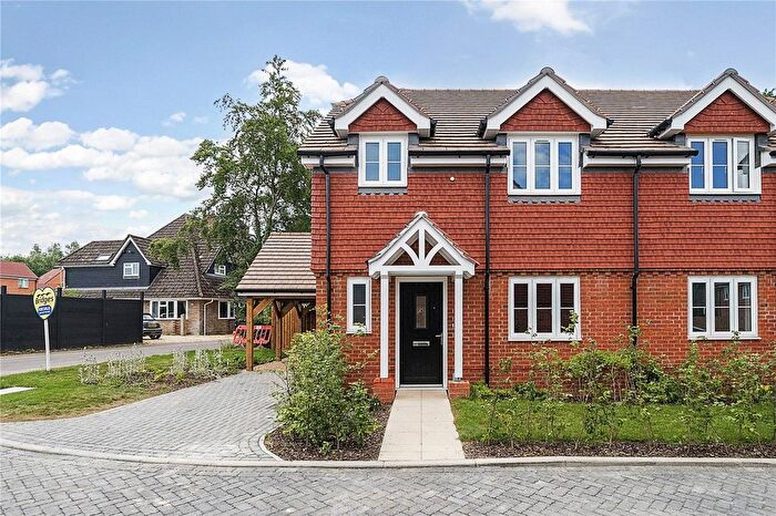 3 Bedroom Semi-Detached House For Sale In Fuggle Hop Close, Tongham, Farnham, Surrey, GU10