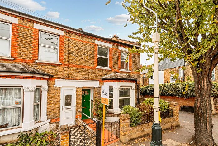 4 Bedroom Detached House To Rent In Venetia Road, W5
