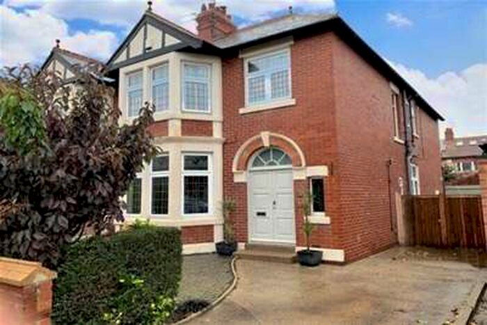 4 Bedroom Semi-Detached House To Rent In Bournemouth Gardens, Whitley Bay, NE26